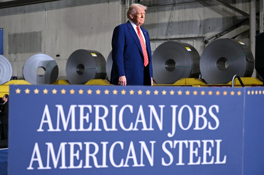 Trump dice que duplicará los aranceles al acero y al aluminio hasta el 50%