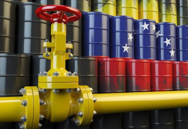 Reuters: Exportaciones petroleras de Venezuela se redujeron 26% en octubre con respecto a septiembre