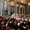 Se aceleran los trabajos para preparar la Capilla Sixtina antes del cónclave en el Vaticano