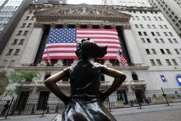 Wall Street cierra en verde impulsado por repunte de fin de a&ntilde;o e inteligencia artificial