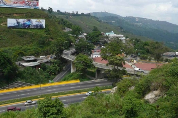 #Atención: Cerrarán el Distribuidor Hoyo de la Puerta sentido Maracay-Caracas por rehabilitación (+horario)