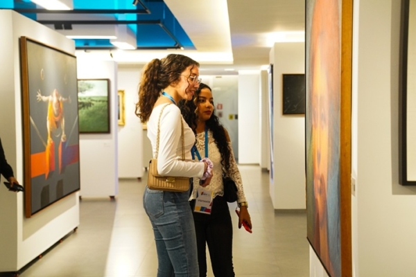 Galería BDV recibió a profesores y estudiantes de la UCV