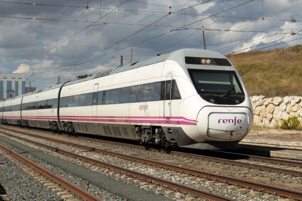 Autoridades españolas investigan causas del colapso del tráfico ferroviario en el sur del país