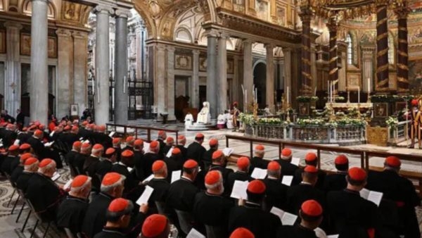 Se aceleran los trabajos para preparar la Capilla Sixtina antes del cónclave en el Vaticano