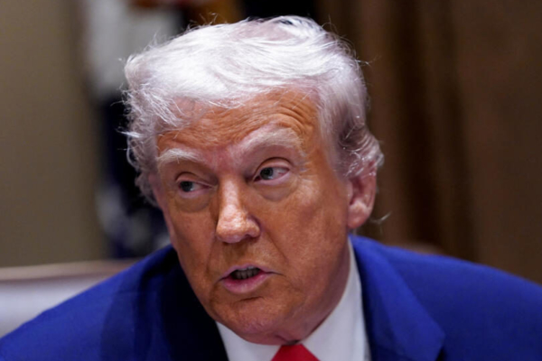 Trump resta importancia al debido proceso de la ley al hacer las deportaciones
