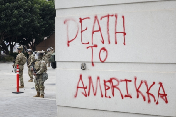 Administración Trump ataca a autoridades locales y amenaza con enviar marines a Los Ángeles