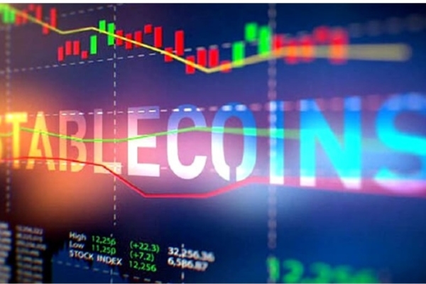 Las stablecoins y los ETF de criptomonedas «están cambiando» las normas del mundo financiero