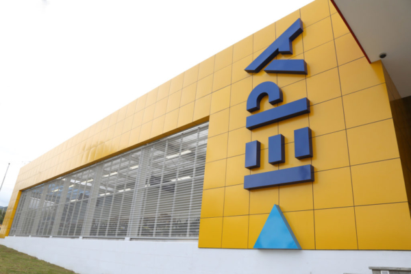 Tiendas EPA son centros de acopio de donaciones a familias afectadas por inundaciones en Mérida