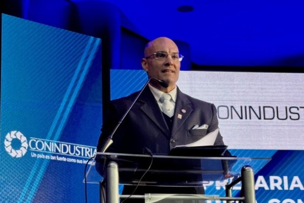 Con fuerte respaldo regional y vocación de continuidad, Tito López asumió presidencia de Conindustria