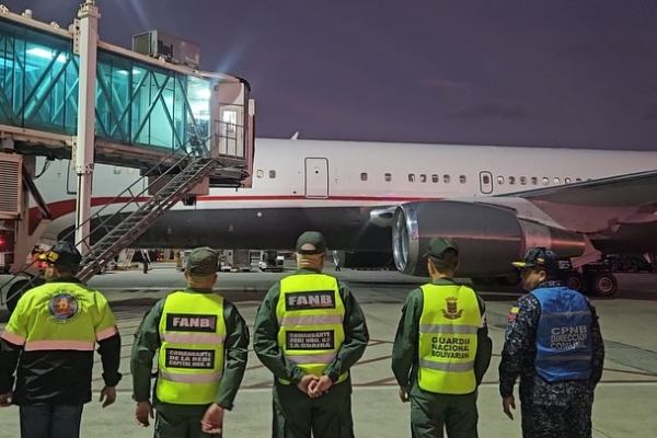 Llegaron 192 migrantes venezolanos repatriados de EEUU este #6Jun: Diez niños venían en el vuelo