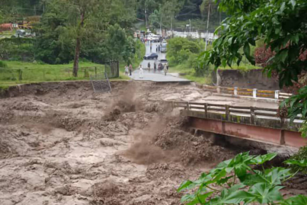 Maduro anuncia activación de plan especial para atender cuatro entidades afectadas por las lluvias