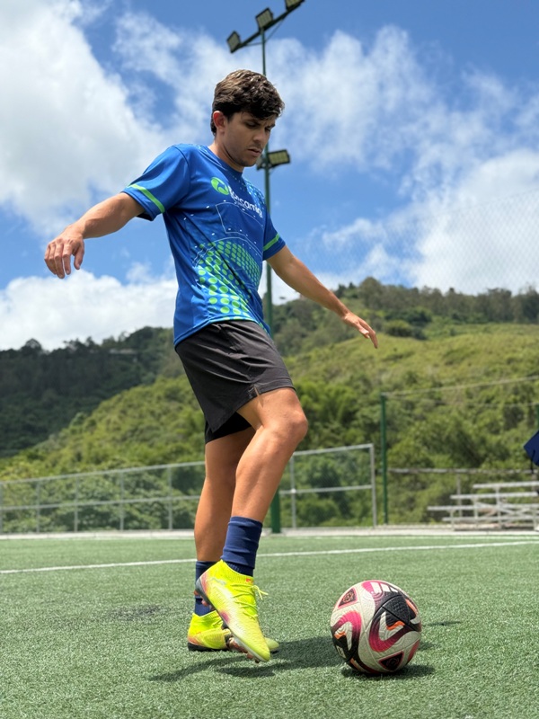 Jon Aramburu: voz joven y corazón Vinotinto