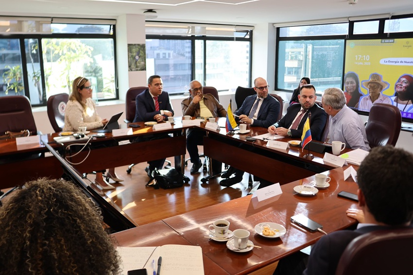 Colombia tramitará una licencia ante Estados Unidos para facilitar adquisición de Monómeros