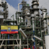 La mayor refinería de Ecuador se reactiva tras más de tres meses paralizada