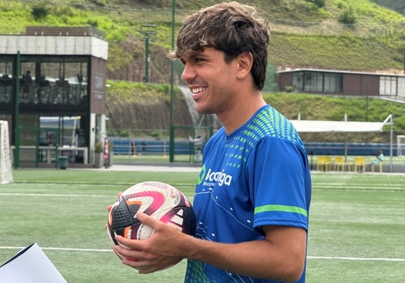 Jon Aramburu: voz joven y corazón Vinotinto