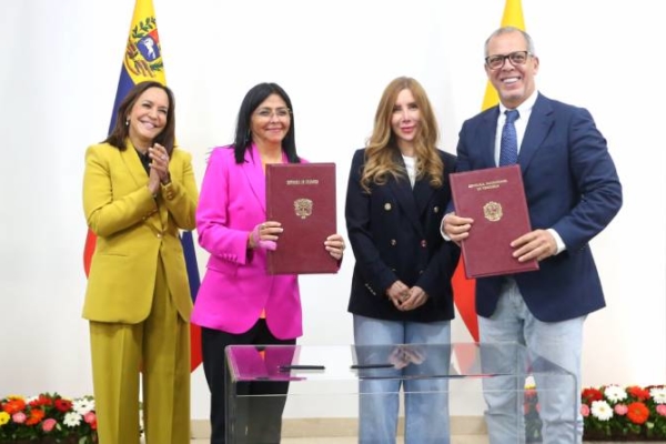 Venezuela y Colombia firman memorando para crear la primera zona económica binacional