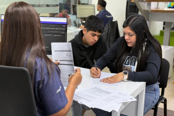 Bancamiga extiende operativo especial por el mes del niño con entrega gratuita de la tarjeta Kids