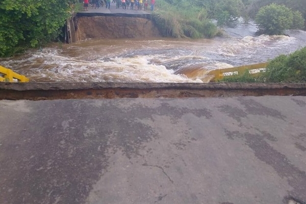 Colapsa un puente en el estado Apure tras fuertes lluvias