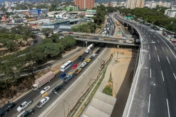 Tomen previsiones: Cerrarán totalmente accesos al puente Longaray en Caracas por trabajos de rehabilitación