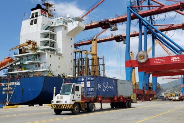 Altas tarifas impuestas a operadores portuarios retrasan uso del Puerto de La Guaira para actividad comercial