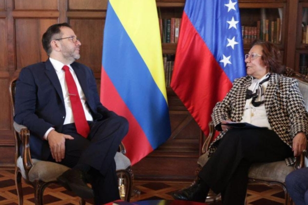Venezuela reitera a Colombia la necesidad de «potenciar» una zona económica binacional