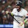 Eugenio Suárez, al lado de sus ídolos en la MLB