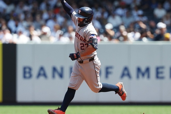 José Altuve se unió a cuatro leyendas de la MLB