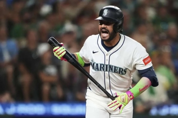 Eugenio Suárez, al lado de sus ídolos en la MLB