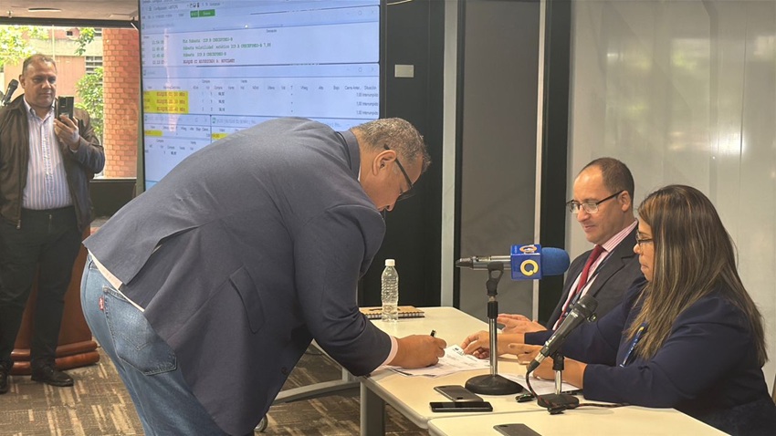 Movilnet y Cantv se adjudicaron los bloques de frecuencia subastados en la BVC