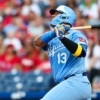 Salvador Pérez hizo historia en la MLB con un solo swing