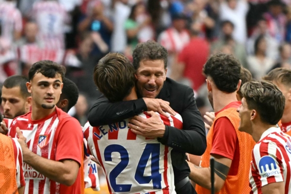 El Atlético de Madrid destrozó 5-2 a un Real Madrid endeble que sigue líder a pesar de la derrota