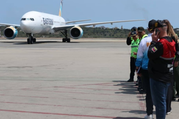 Llegaron al país más de 280 migrantes venezolanos repatriados de EEUU