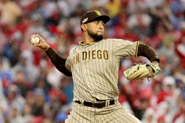 El pitcher venezolano Robert Suárez alcanza marca de 40 juegos salvados para los Padres de San Diego