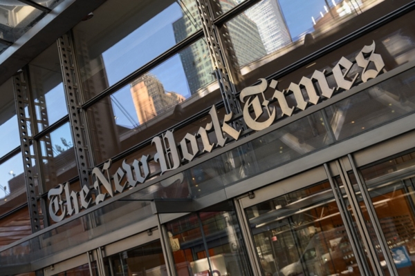 Trump demanda por 15.000 millones de dólares al New York Times por difamación