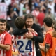 El Atlético de Madrid destrozó 5-2 a un Real Madrid endeble que sigue líder a pesar de la derrota