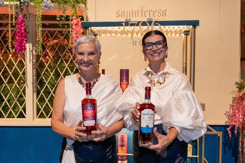 Santa Teresa 1796 presenta su tercera innovación finalizada en barricas de Cacao junto al estreno del musical Mamma Mia