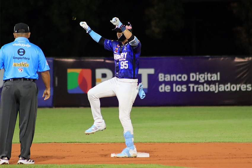 Los Tigres de Ozzie Guillén están sobrados en la cima de la tabla de posiciones de la LVBP