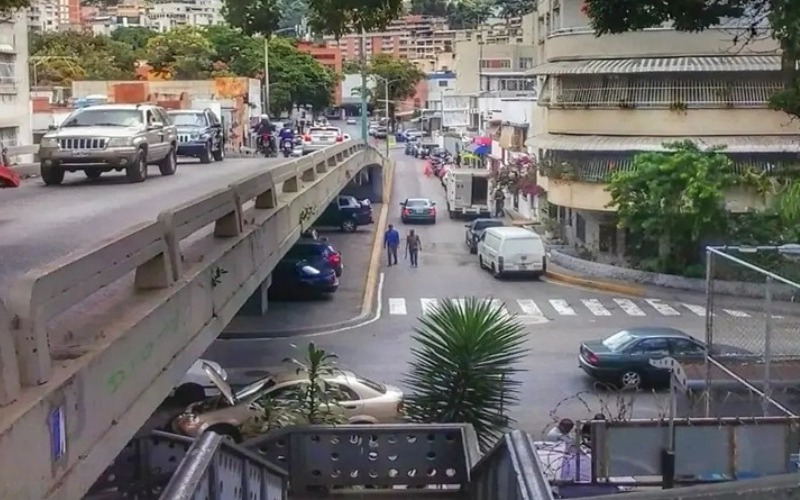 Durará tres semanas: cierran paso entre Santa Mónica y Los Chaguaramos por labores de mantenimiento
