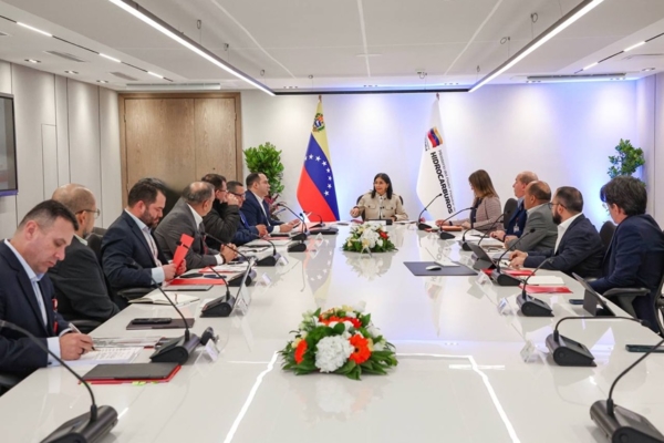 Delcy Rodríguez revisó avances en las nuevas formas de negocios que PDVSA consolida con inversionistas