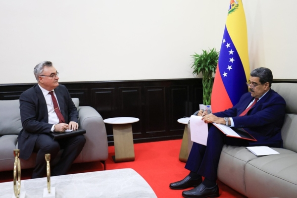Maduro firma Tratado de Asociación Estratégica con Rusia para «potenciar y blindar» la relación