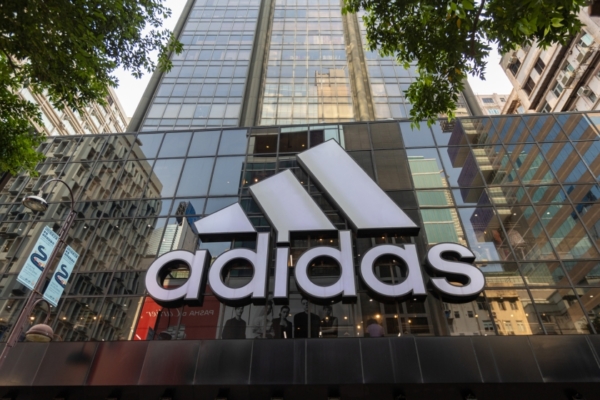Adidas cae un 10,4% en bolsa tras comentarios cautelosos sobre las ventas en EE.UU.