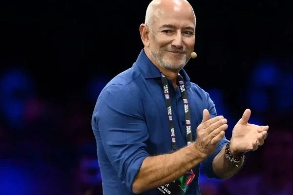 Jeff Bezos vaticina que para el 2045 «millones de personas» vivirán en el espacio