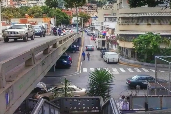 Durará tres semanas: cierran paso entre Santa Mónica y Los Chaguaramos por labores de mantenimiento