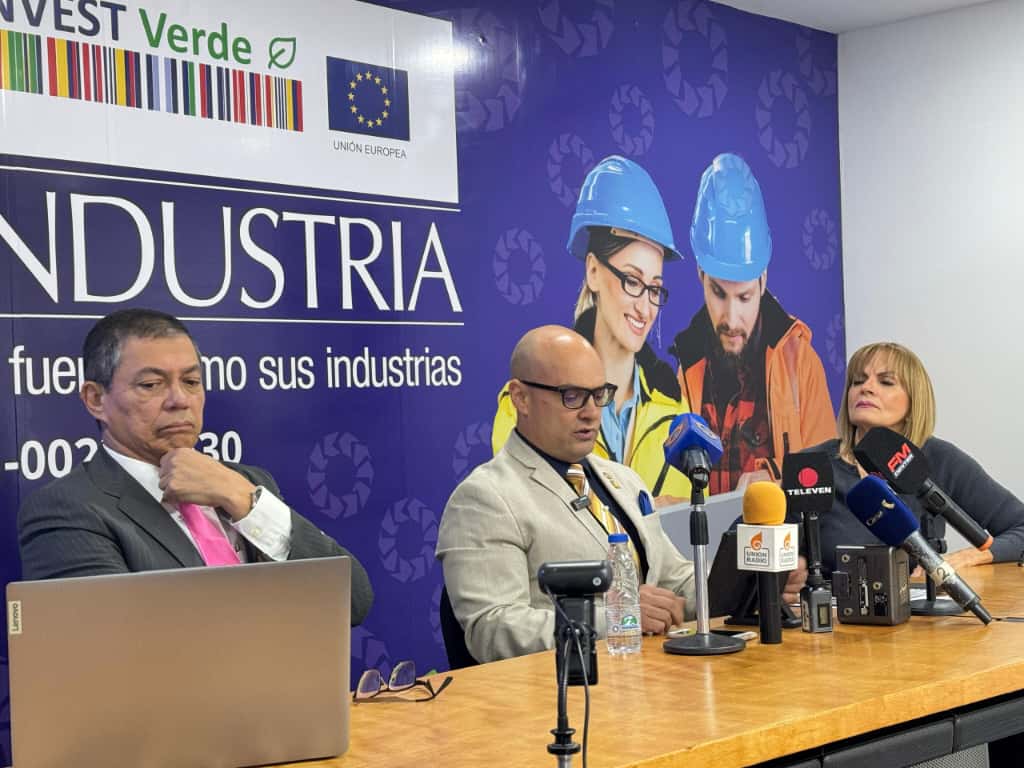 Producción industrial subió 5,2% interanual en el tercer trimestre afectada por el diferencial cambiario