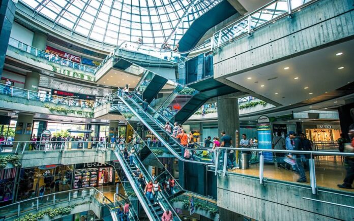 Ingresos de centros comerciales en el país podrían cerrar con incremento de 18%