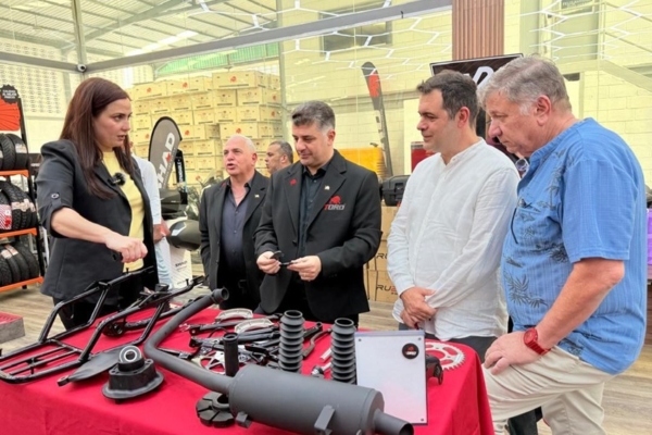 Firman acuerdo para incorporar más de 2 millones de piezas para 108 mil motos ensambladas en Venezuela