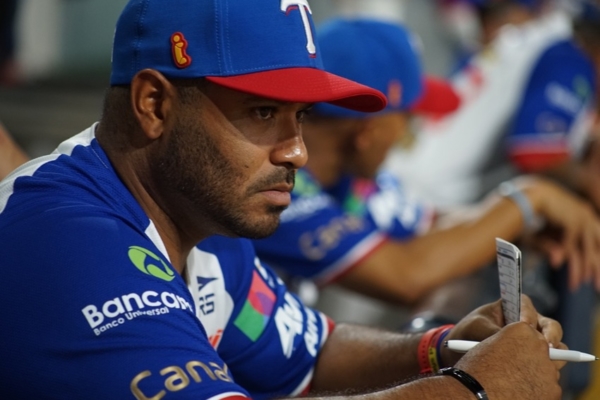 Tiburones de La Guaira despide a Gregorio Petit y Marco Davalillo vuelve como mánager a la LVBP