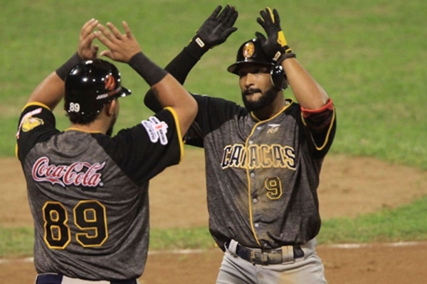 Leones salió de la zona de eliminación y Águilas se afianza en la cima
