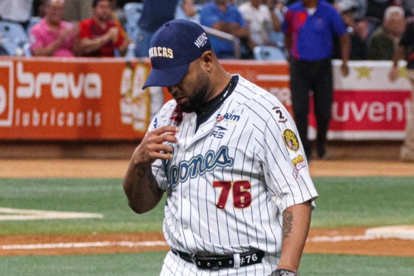 Leones del Caracas vive una crisis dentro y fuera del terreno