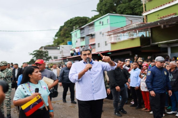 Maduro anuncia plan de defensa con «armamento pesado y misiles» del eje Caracas-La Guaira